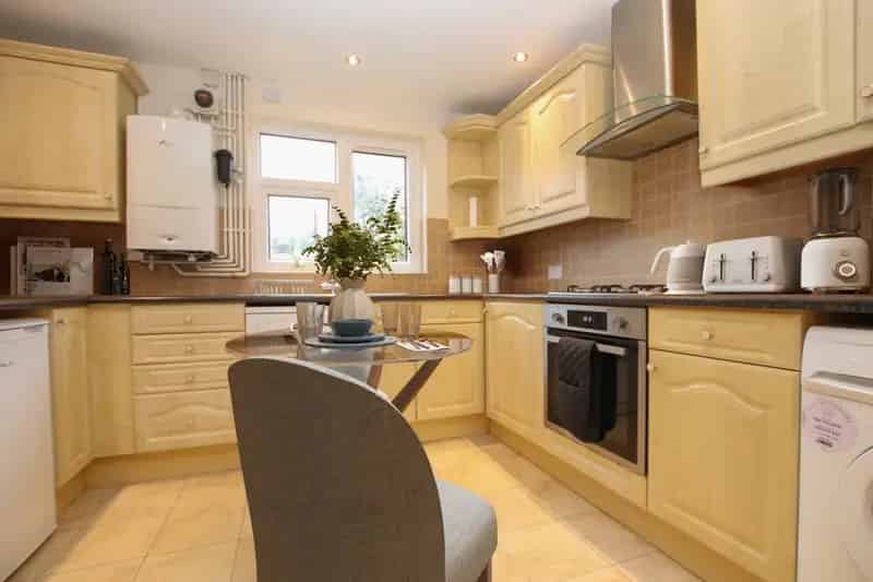 Two Bedroom House in Bath - Family Home with Large Garden