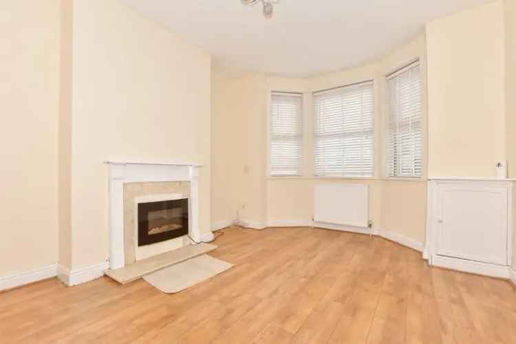 4 Bedroom End of Terrace House For Sale