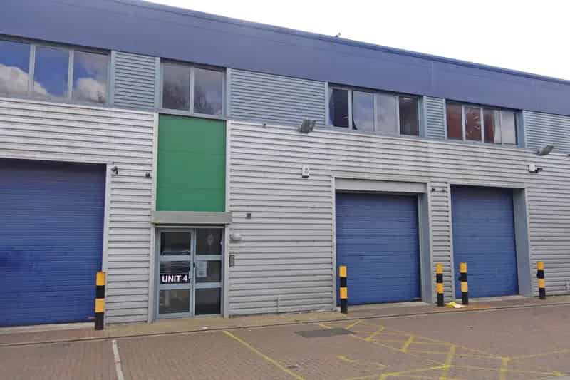 Freehold Industrial Unit Near Slough Station - Warehouse Office Space