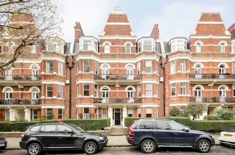 3 Bedroom Flat for Sale in Maida Vale