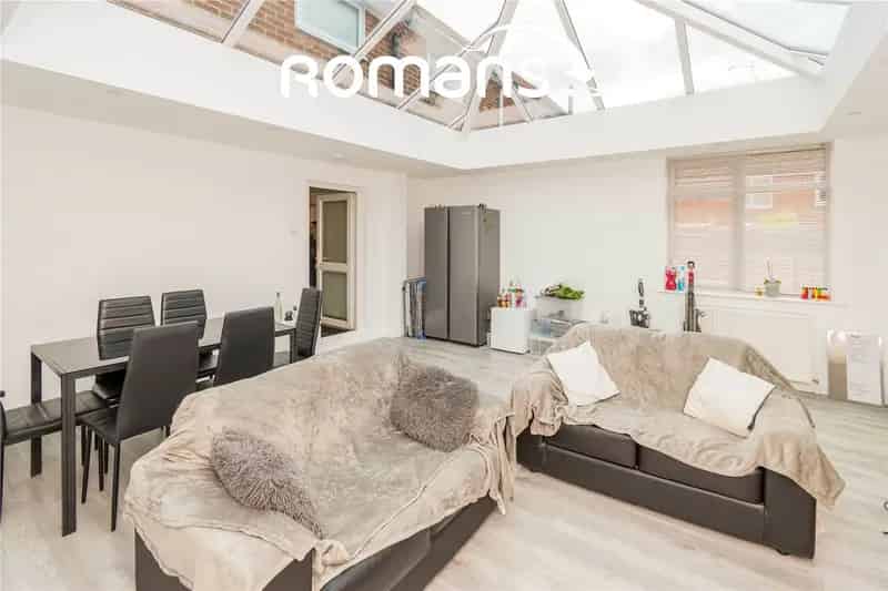 Six Bedroom House Winchester City Centre