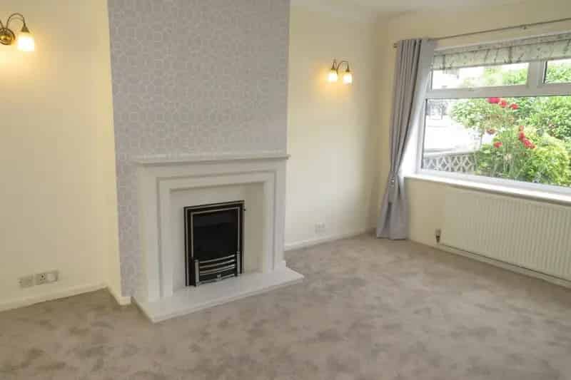 Two Bedroom Semi-Detached House in Wheatley