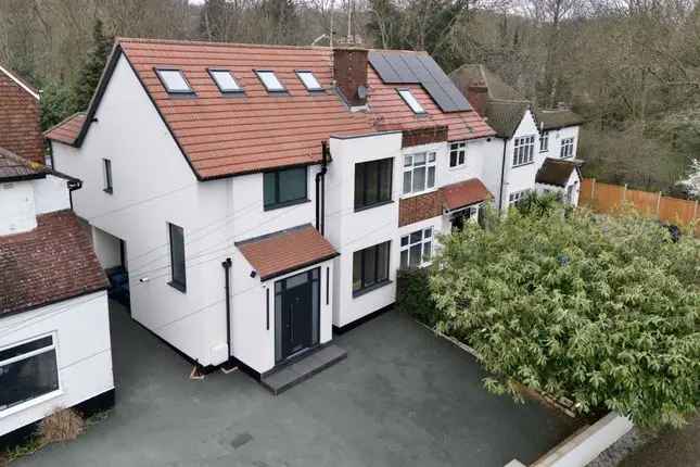 4 Bedroom Semi-Detached House for Sale in London NW7