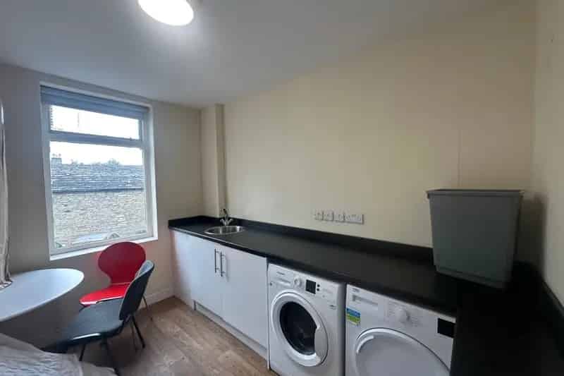 Studio Apartment Huddersfield Town Centre All Bills Included Parking Available