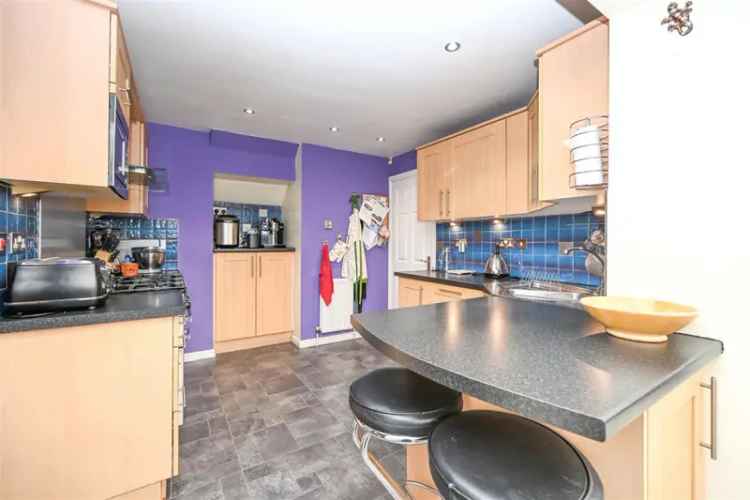 4 Bedroom Detached House For Sale Near Apperley Bridge Train Station