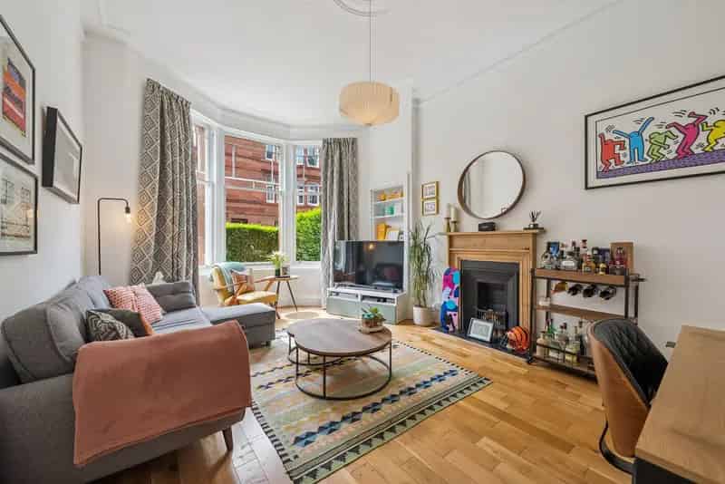 Spacious 1 Bedroom Apartment in Battlefield Glasgow