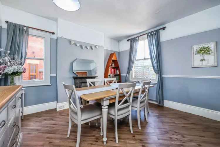 Four Bedroom Semi Detached House Newdigate