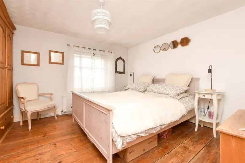 3 Bedroom Townhouse For Sale Town Centre Grade II Listed