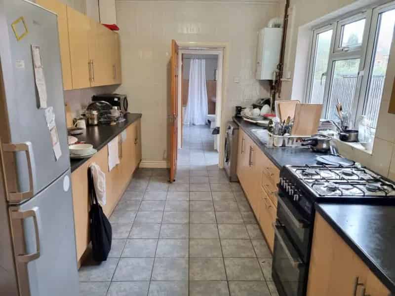 4 Double Bedroom House Fully Furnished Available July 1st
