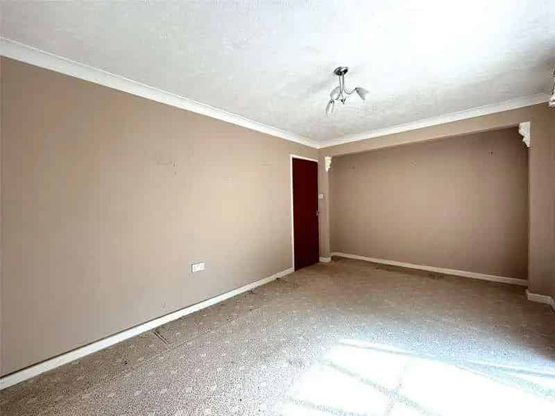4 Bed Detached Chalet Bungalow For Sale