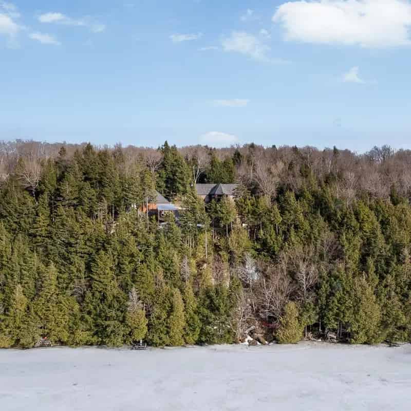 Waterfront Masterpiece 4BR 2BA Lake Mountain Views