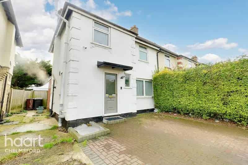3 Bedroom Semi Detached House For Sale Near Chelmsford Station
