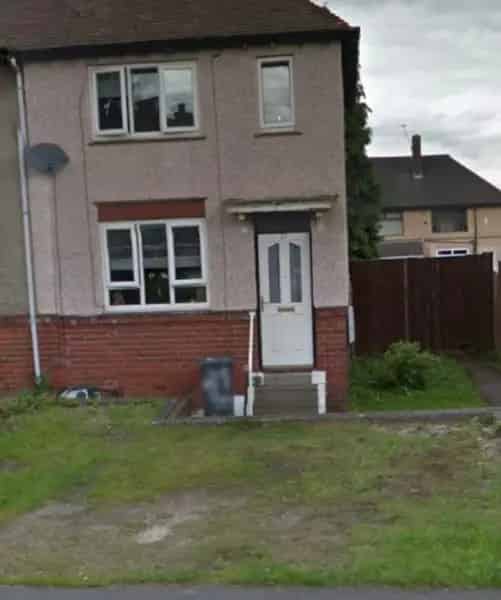 3 Bed House Family Home Large Drive Newly Fenced Garden