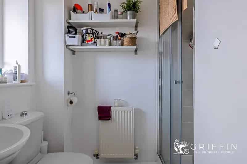 2 Bed Flat for Sale Near South Ockendon