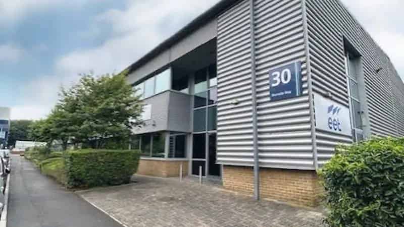 Industrial Unit Uxbridge 7m Eaves Electric Loading Door Secure Yard Parking