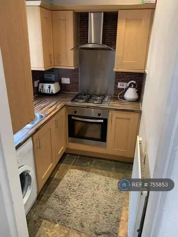 2 Bedroom Terraced House Available August 8th