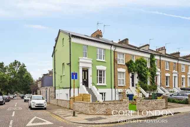 Flat for sale in The Grove, Ealing W5