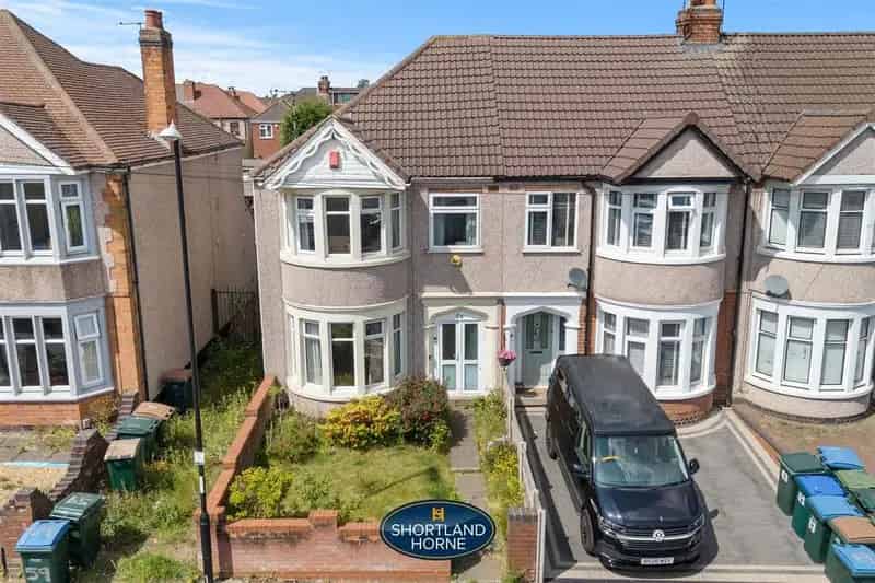 3 Bedroom End Terrace House for Sale