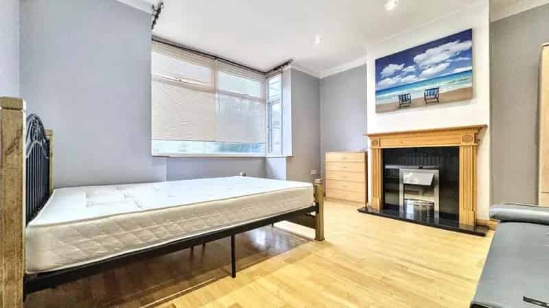 4 Bedroom Terraced House Fishponds