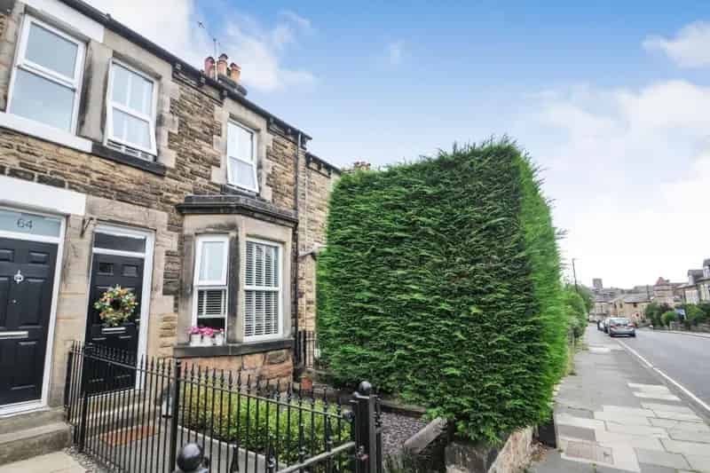 2 Bedroom House For Sale in Harrogate