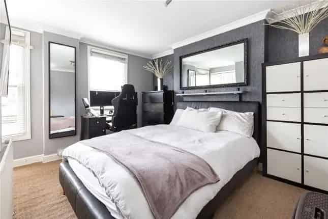 Five Story Terrance House For Sale In Shoreditch London E2