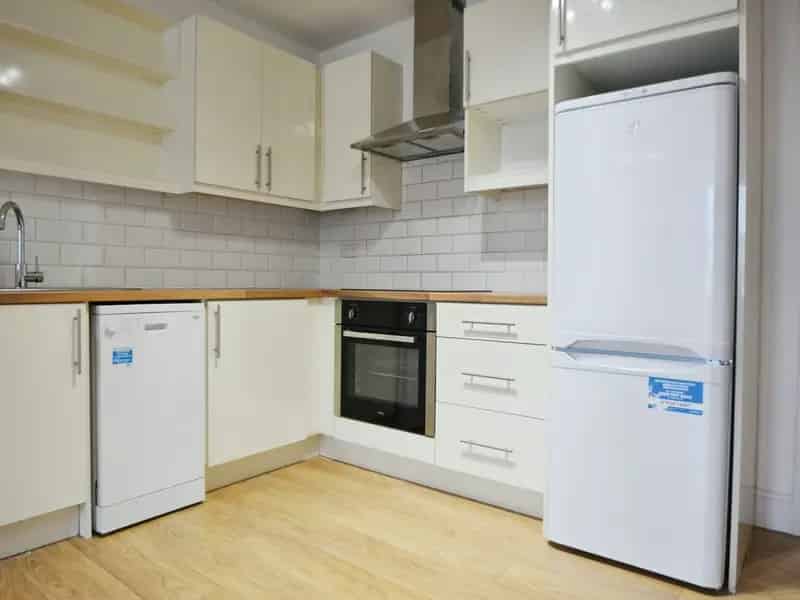 Spacious Ground Floor Studio Apartment Peterborough City Centre