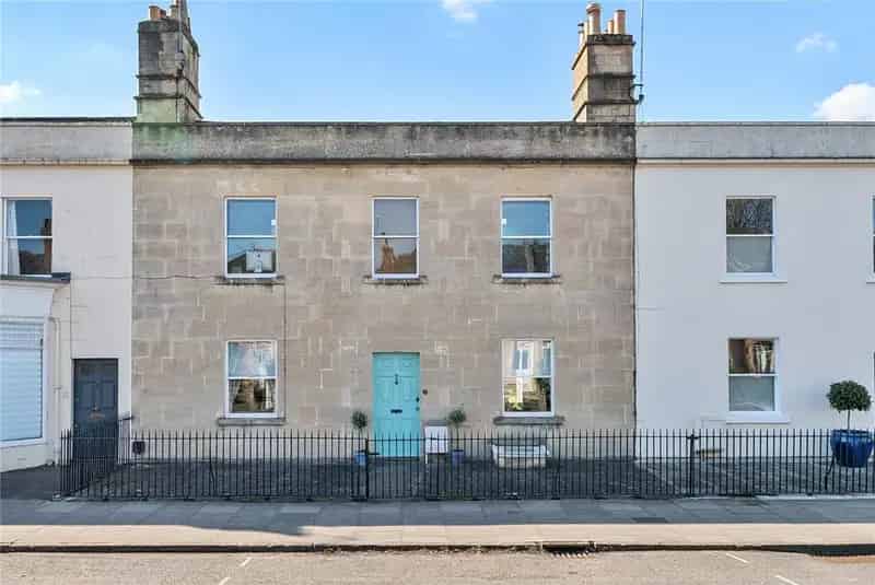 4 Bedroom Terraced House for Sale