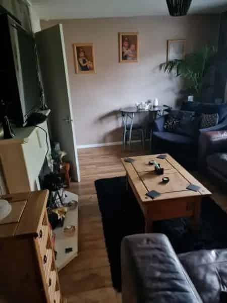 One Bedroom First Floor Apartment Quiet Area New Kitchen