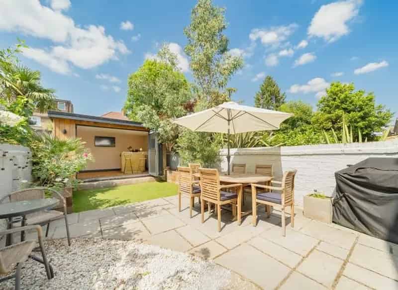 2-Bed Garden Flat near Queen's Park Kensal Rise