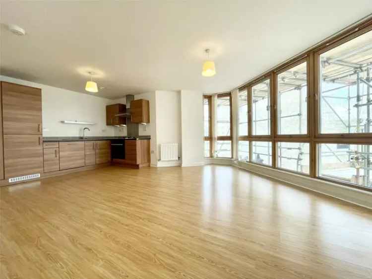2 Bedroom Apartment with 2 Parking Spaces