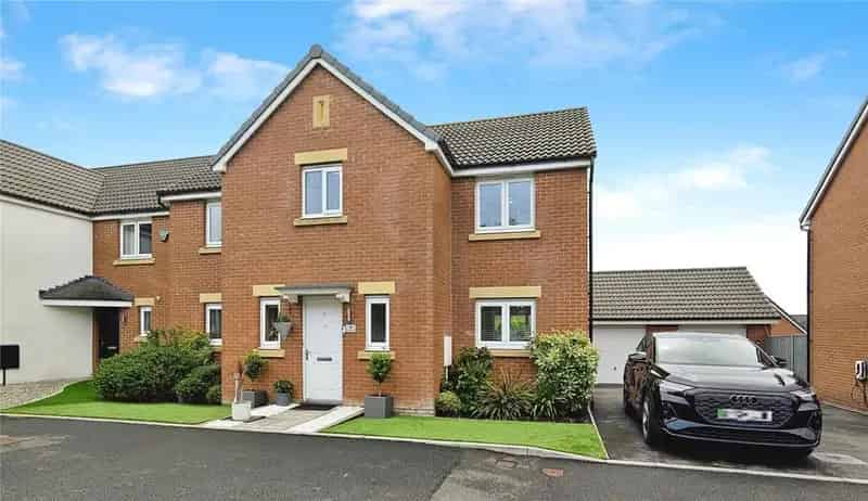 4 Bedroom Detached House For Sale Family Home