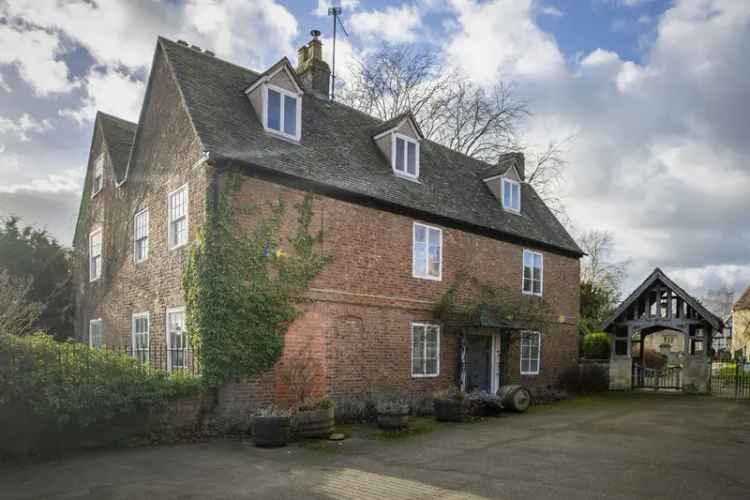 Georgian Grade II Listed 4-Bedroom Home For Sale