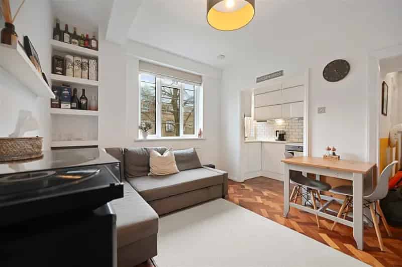 2 Bedroom Flat House to Rent Near Acton Mainline Station