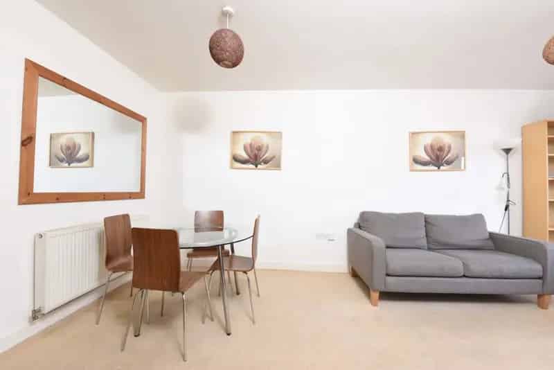 2 bedroom Flat
 For Sale