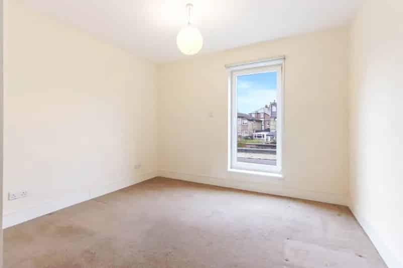 2 Bedroom Flat House to Rent