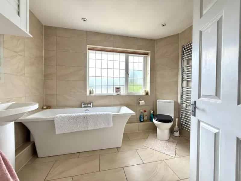 4 Bed Detached House For Sale Stonehouse