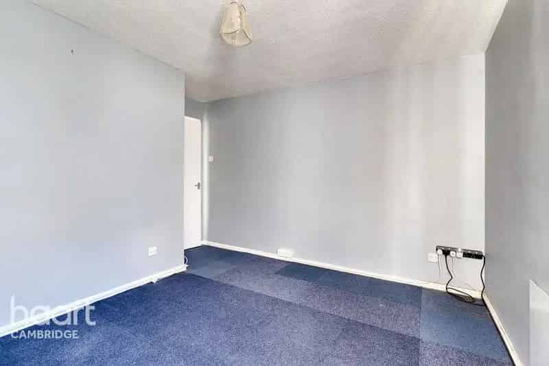 2 Bedroom Maisonette For Sale - No Sale No Fee