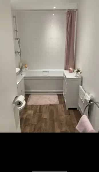3 Bedroom Townhouse New Build Pet Friendly Near Playground