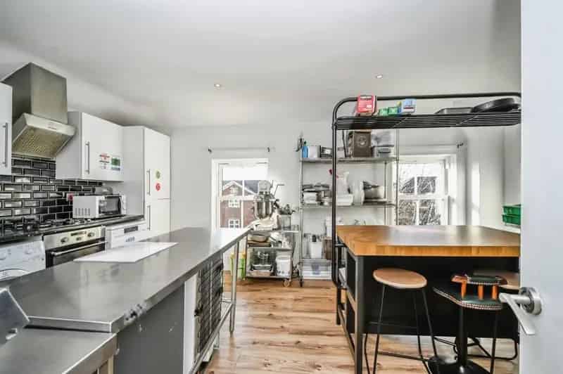 1 Bedroom Apartment Near Bedford Train Station