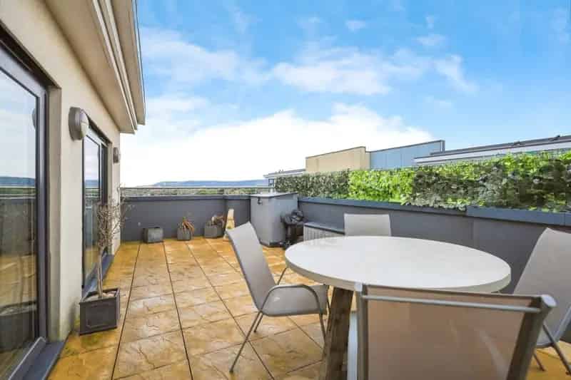 Luxury Penthouse Apartment with Sea and South Downs Views