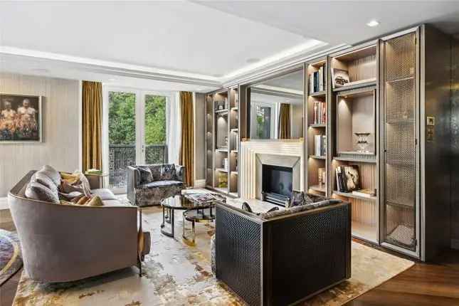 Luxury 3-Bed Apartment in Strand, London WC2R