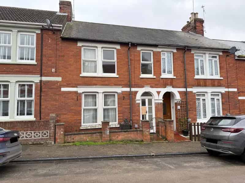 Mid Terrace House Near Dovercourt Station - Modernisation Needed