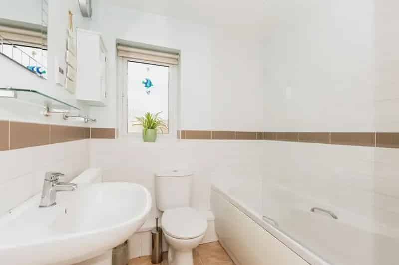2 Bedroom Coach House For Sale