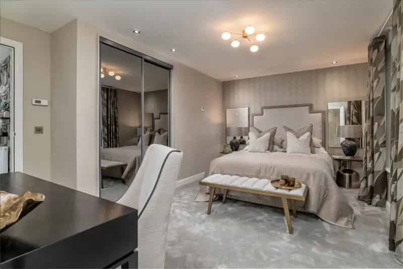 2 Bed Flat for Sale Modern Apartment with Ensuite
