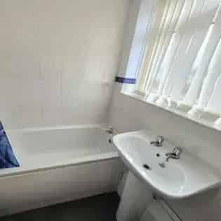 2 Bed Ground Floor Maisonette Birmingham - Private Garden Garage