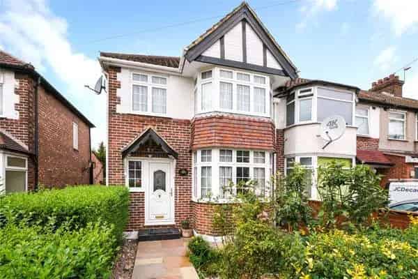 3 Bed Semi-Detached House Near Perivale Station