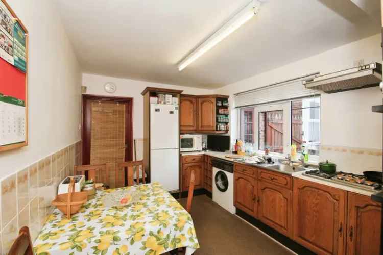 4 Bedroom Semi-Detached Home Near City Centre