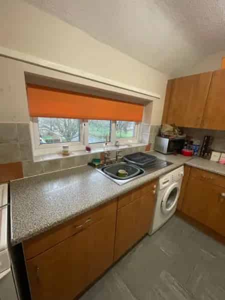 2 Bedroom Flat Near School and Nursery