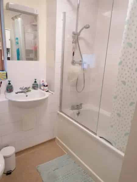 Kennington 3 Bedroom Maisonette with Private Garden
