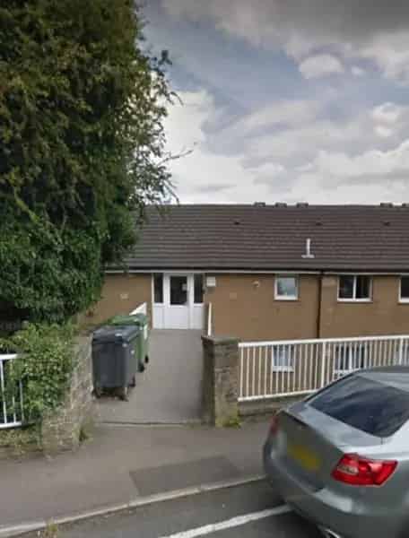 1 Bed Flat Netherton Communal Garden Close to Amenities